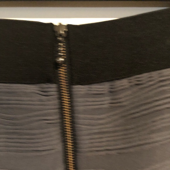 Alfani Gray Skirt with horizontal lines. Size 14w. - Picture 3 of 8